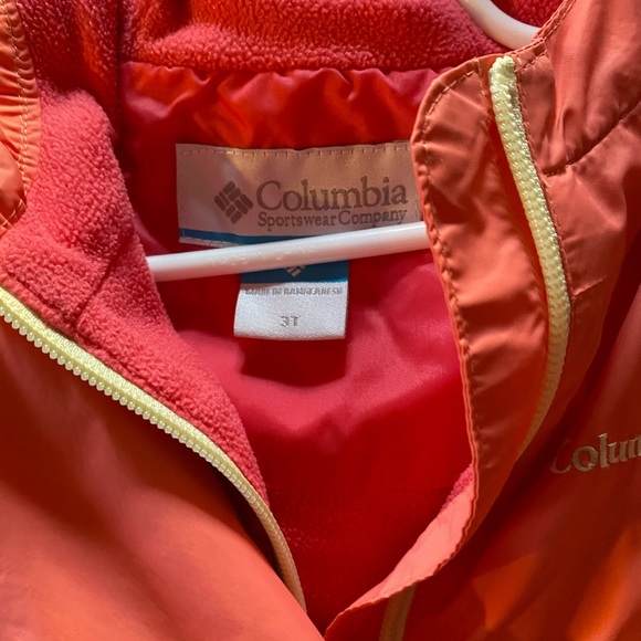Columbia girls rain jacket/wind jackets - Picture 3 of 3